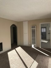 3855 Olive St in Shasta Lake, CA - Foto de edificio - Building Photo