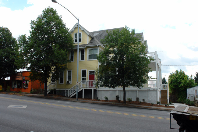 Z_Howard House in Portland, OR - Building Photo - Building Photo