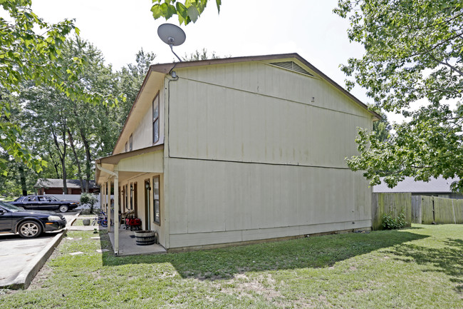 2765-2773 N Barcelona Ave in Fayetteville, AR - Foto de edificio - Building Photo