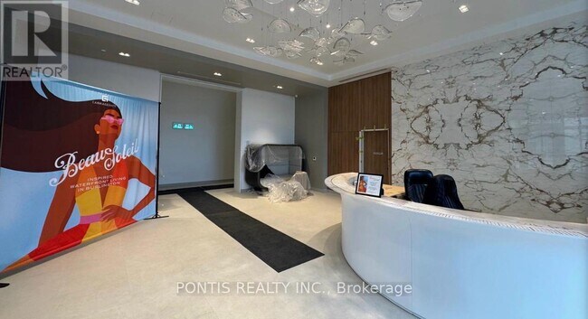 2075 Lakeshore Rd. in Burlington, ON - Building Photo - Building Photo