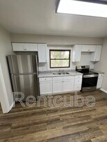 915 Pleasant St in Dubuque, IA - Building Photo