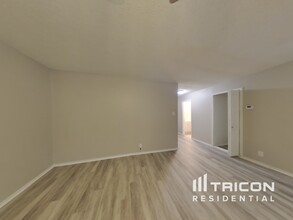 3725 Candlewind Ln in San Antonio, TX - Building Photo - Building Photo