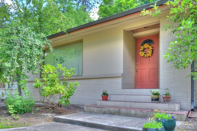 942 E 19th Ave in Spokane, WA - Building Photo - Building Photo