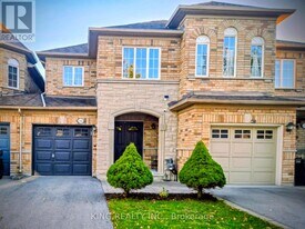 131 Royal Appian Crescent in Vaughan, ON - Building Photo