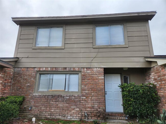 property at 13052 Clarewood Dr