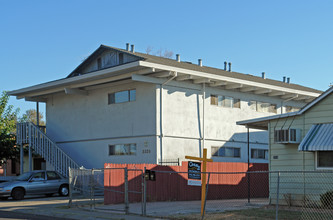 2328 Empress St in Sacramento, CA - Building Photo - Building Photo