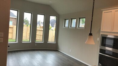 1204 Night Owl Ct in Conroe, TX - Foto de edificio - Building Photo