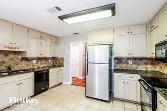 2988 Winding Way SW in Lilburn, GA - Building Photo - Building Photo