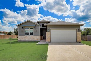 121 Naalehu Ct in Bastrop, TX - Building Photo