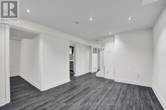 4502 Violet Rd in Mississauga, ON - Building Photo - Building Photo