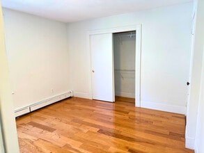 333 Cherry St, Unit 1 in Newton, MA - Building Photo - Building Photo