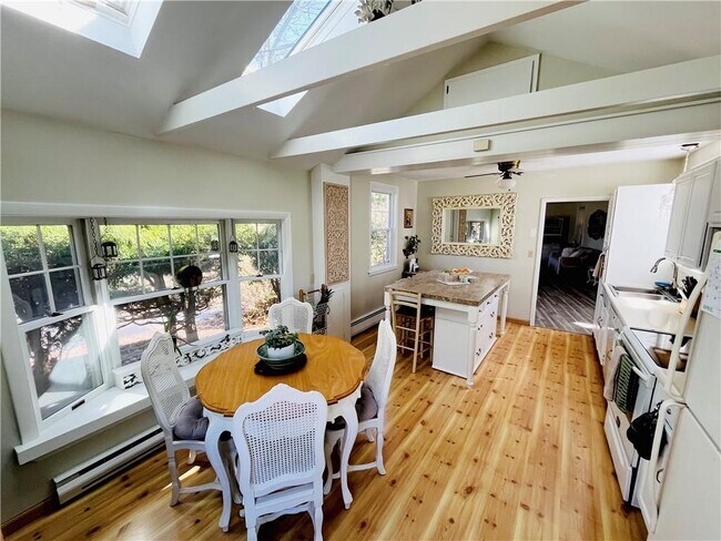 109 Rogers Ave in Barrington, RI - Building Photo - Building Photo