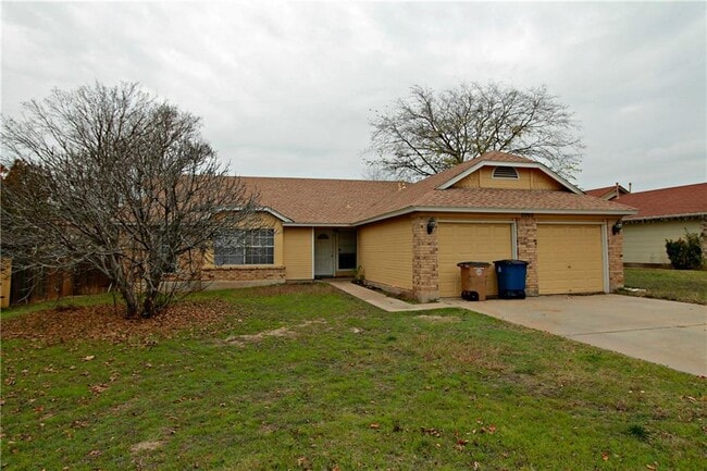 2002 Leeann Dr in Austin, TX - Building Photo - Building Photo