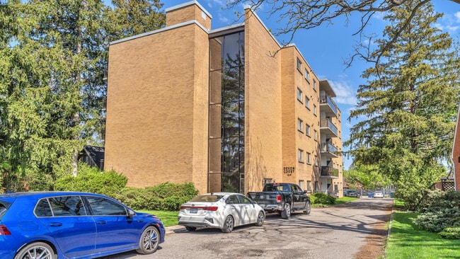property at 104 Devonshire Ave