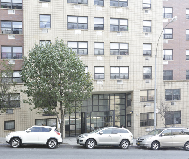 900 Ogden Ave in Bronx, NY - Building Photo - Building Photo