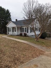 530 9th St SW in Hickory, NC - Building Photo - Building Photo