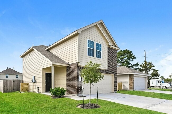 12723 Silver Mem Rd in Houston, TX - Foto de edificio - Building Photo