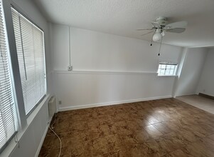 10560 Fenwick St in Los Angeles, CA - Building Photo - Building Photo