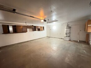 1421 E Bardsley Ave in Tulare, CA - Building Photo - Building Photo