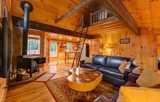 250 Lovell Ln in Tiger, GA - Building Photo