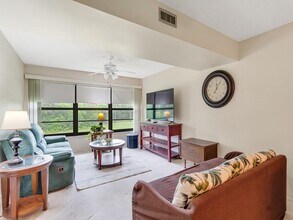 27 Plantation Dr in Vero Beach, FL - Building Photo - Building Photo