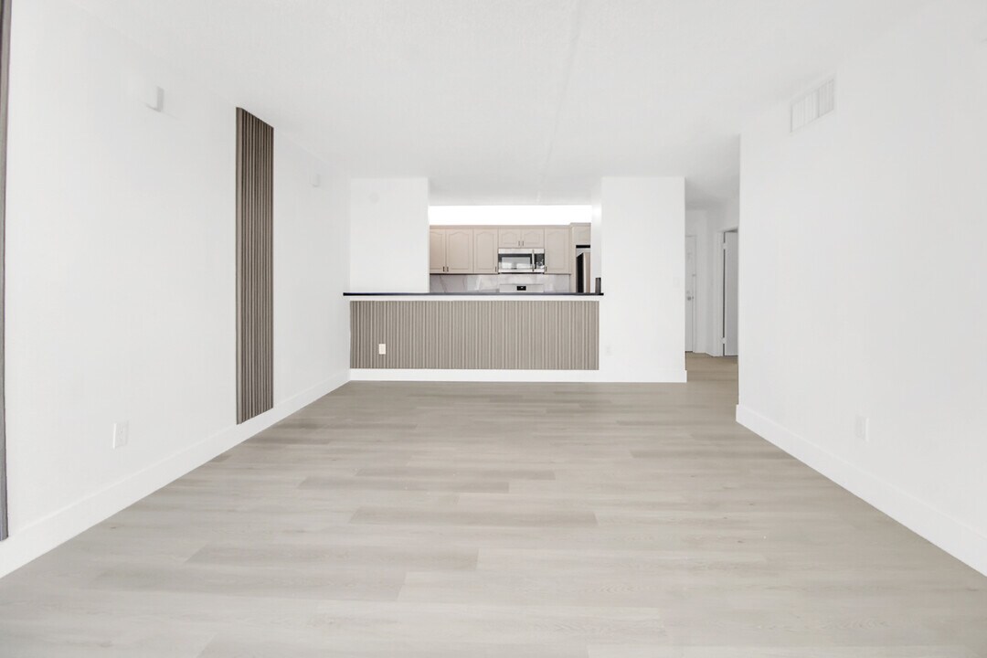 14850 Naranja Lakes Blvd, Unit #B4G in Homestead, FL - Building Photo