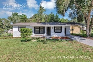 1417 Pembrook Dr in Leesburg, FL - Building Photo