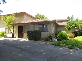6825 Filbro Dr in Gilroy, CA - Building Photo