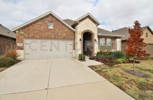 4130 Ellinger Dr in Heath, TX - Building Photo