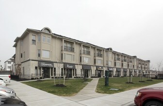 Thompson Square in Milton, ON - Building Photo - Building Photo