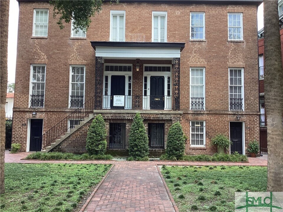 224 E Huntingdon St in Savannah, GA - Foto de edificio
