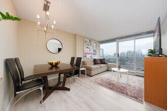 58 Keefer Pl in Vancouver, BC - Building Photo - Building Photo