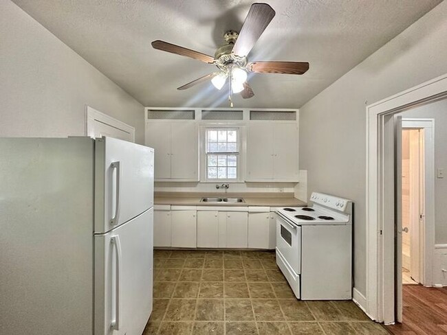 435 S College Ave in Tyler, TX - Building Photo - Building Photo