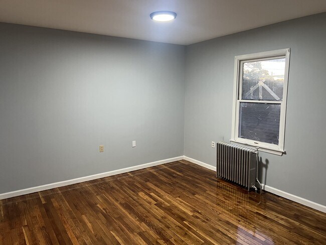 82 Fiat Ave in Iselin, NJ - Building Photo - Building Photo