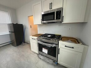 57 Lubec St, Unit 4 in Boston, MA - Building Photo - Building Photo