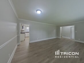 7511 Monroe Rd in Charlotte, NC - Building Photo - Building Photo