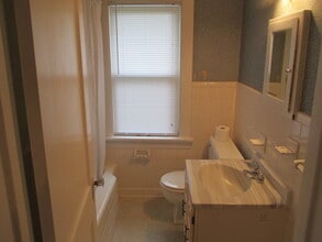 3202 French St, Unit 2 in Erie, PA - Foto de edificio - Building Photo