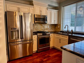 159 Trellis Ln in Irvine, CA - Foto de edificio - Building Photo