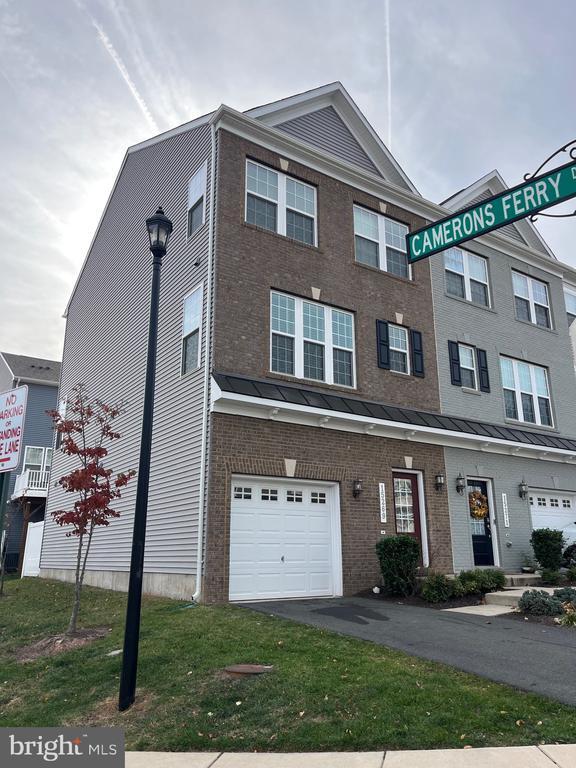 property at 15269 Cartersville Ct