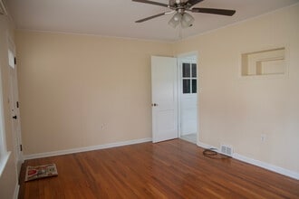 1349 Lititz Rd in Manheim, PA - Foto de edificio - Building Photo