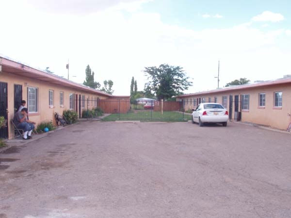 400 Cedar St in Milan, NM - Building Photo