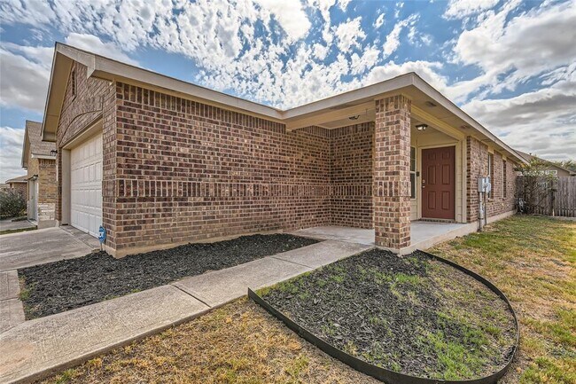 331 Moonwalker Trail in Buda, TX - Building Photo - Building Photo