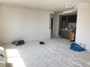 353 E 72nd St-Unit -31C in New York, NY - Building Photo - Building Photo