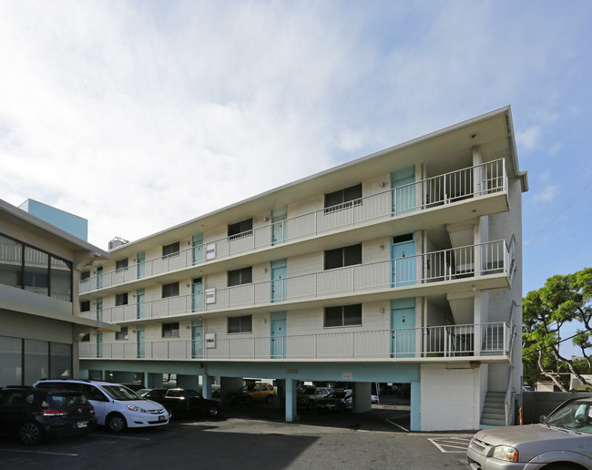 2873 S King St in Honolulu, HI - Building Photo - Building Photo