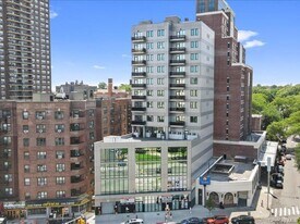 124-28 Queens Blvd in Queens, NY - Building Photo