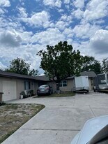 12357 First St in Ft. Myers, FL - Building Photo