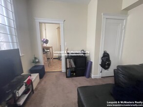 56 Linden St, Unit Linden street in Boston, MA - Building Photo - Building Photo