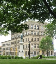 7 West St in Pittsfield, MA - Foto de edificio - Building Photo