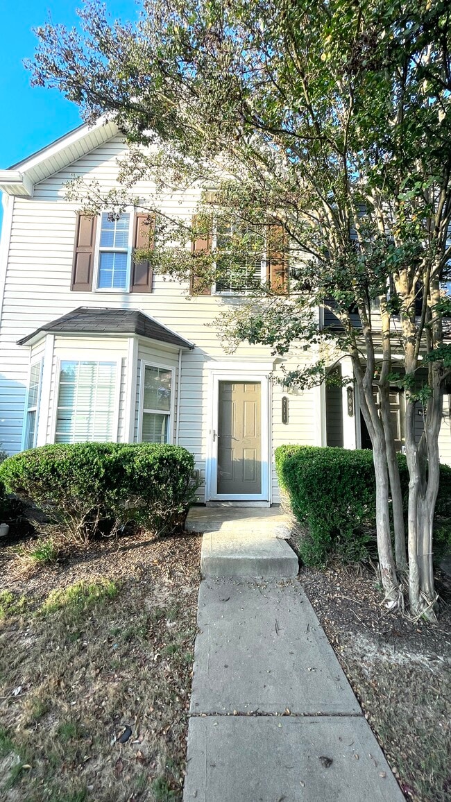 property at 711 Crestwell Cir SW