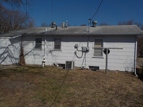 1031 Moss Cir in Junction City, KS - Building Photo - Building Photo